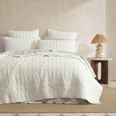 Platinum Cascade Ivory Coverlet Set | Queen/King Bed
