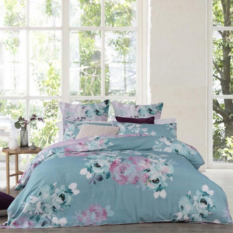 Logan & Mason Fleur Quilt Cover Set | Super King | Mint
