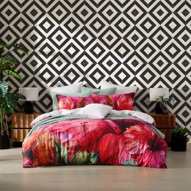 Logan & Mason Hibiscus Hue Pink Quilt Cover Set | King Bed