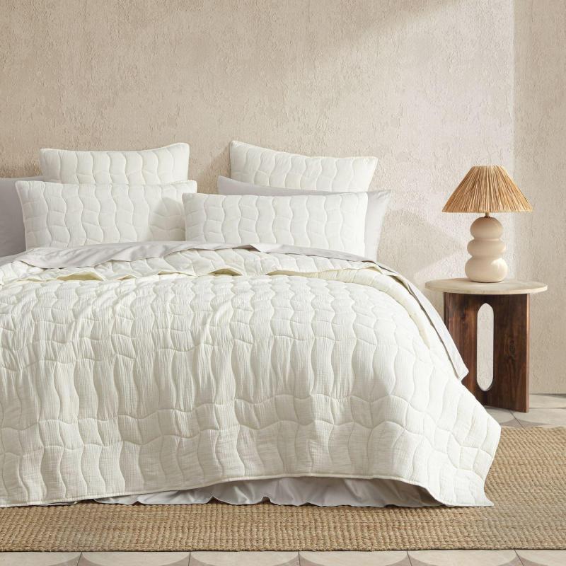 Platinum Cascade Ivory Coverlet Set | Queen/King Bed